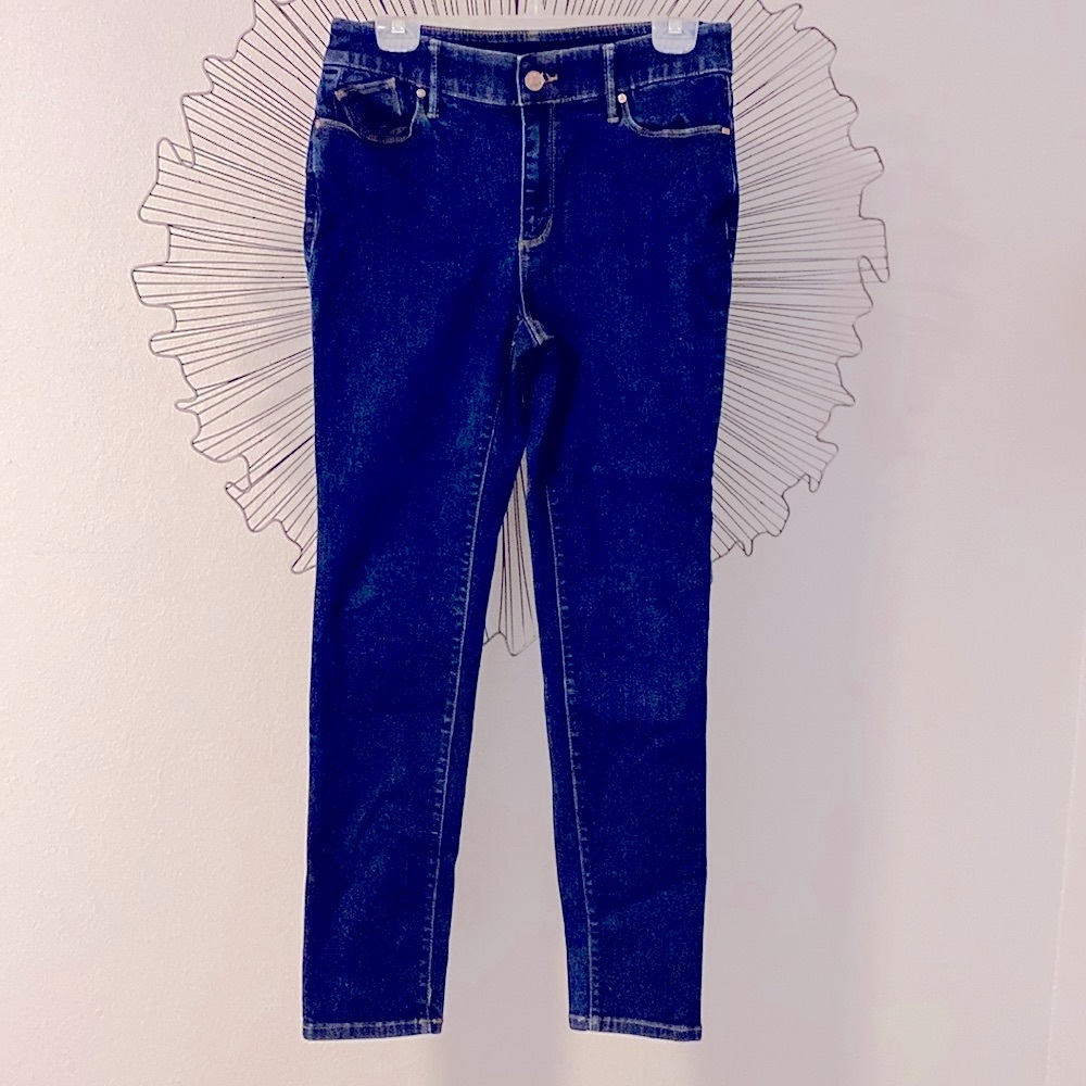Chico’s Mid rise Skinny Jeans Dark Blue Size .5 / small
